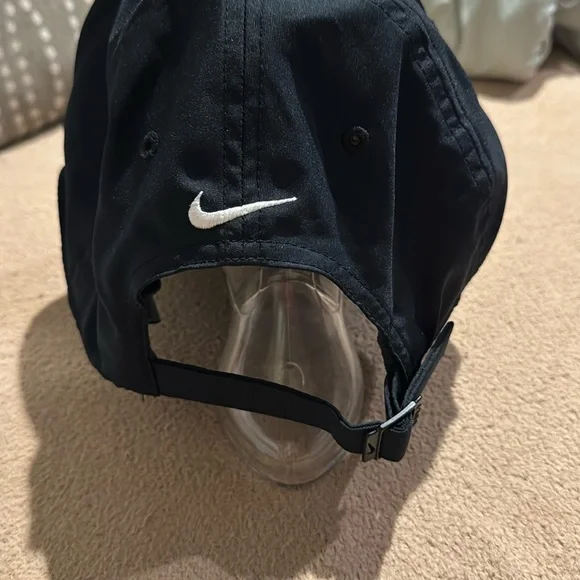 runDisney Adult Nike Cap like new - Picture 4 of 5